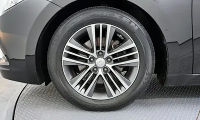 Hyundai Grandeur 2014, 175971 км, за 3275.57 USD