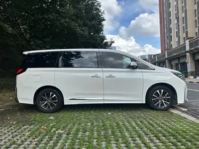 GAC Motor Trumpchi M8 2022, 40000 км, за 13231.36 USD