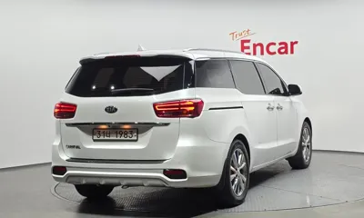 Kia Canival 2019, 122417 км, за 11826.89 USD