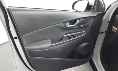 Hyundai Kona 2020, 84362 км, за 9446.26 USD - фото 24
