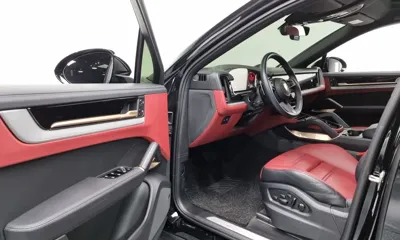 Porsche Cayenne 2024, 9083 км, за 106410.89 USD - фото 11