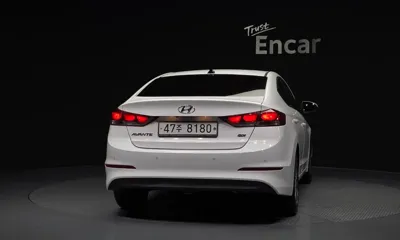Hyundai Avante 2017, 12121 км, за 7351.03 USD