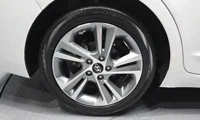 Hyundai Avante 2017, 12121 км, за 7351.03 USD