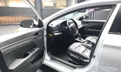 Hyundai Avante 2017, 12121 км, за 7345.77 USD - фото 10