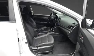 Hyundai Avante 2017, 12121 км, за 7345.77 USD - фото 11