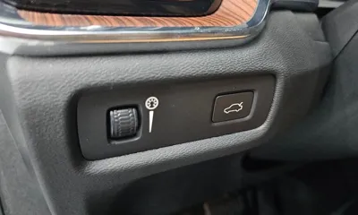 Volvo V60 2021, 109467 км, за 18201.9 USD - фото 27