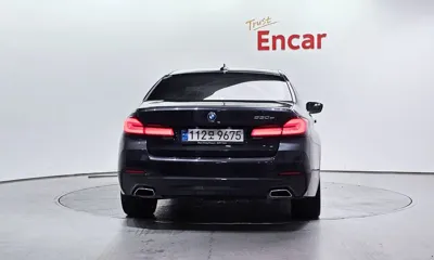 BMW 5-Series 2022, 59761 км, за 26644.97 USD