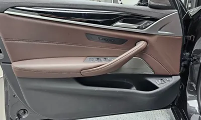 BMW 5-Series 2022, 59761 км, за 26644.97 USD - фото 24