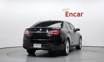 Ford Taurus 2016, 105931 км, за 4228.47 USD