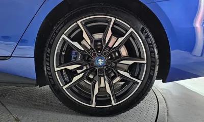 BMW i4 2022, 51269 км, за 31140.08 USD - фото 21