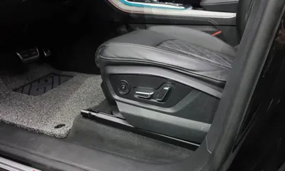 Audi Q8 2022, 115729 км, за 37744.52 USD - фото 33