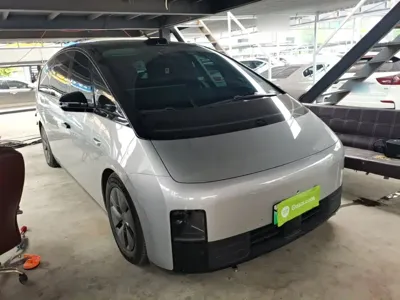 Li Auto Li MEGA 2024, 80399 км, за 56532.16 USD