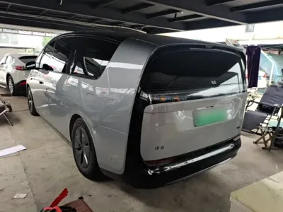 Li Auto Li MEGA 2024, 80399 км, за 56532.16 USD
