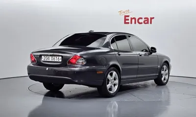 Jaguar X-Type 2009, 185369 км, за 2082.23 USD