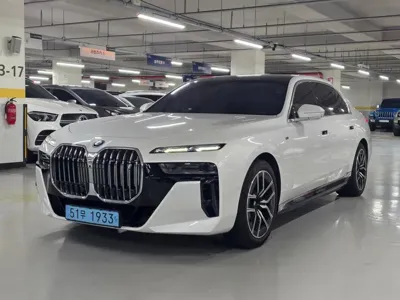 BMW i7 · 2024 год