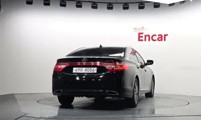 Hyundai Grandeur 2014, 197091 км, за 2276.87 USD