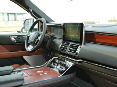 Lincoln Navigator 2021, 98000 км, за 50814.14 USD - фото 17