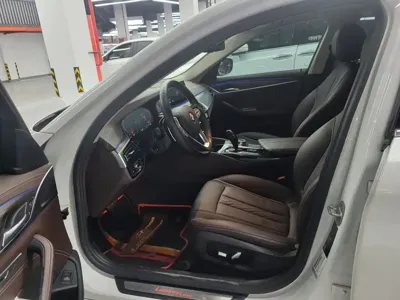 BMW 5 Series 2020, 80000 км, за 26309.08 USD
