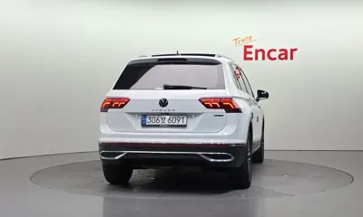 Volkswagen Tiguan 2023, 63259 км, за 40653.12 USD