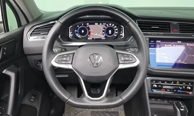 Volkswagen Tiguan 2023, 63259 км, за 40653.12 USD - фото 14