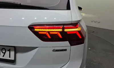Volkswagen Tiguan 2023, 63259 км, за 40653.12 USD - фото 23