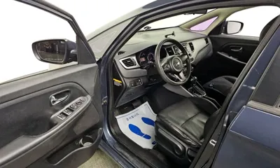 Kia Carens 2016, 73495 км, за 5543.44 USD - фото 10