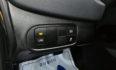 Kia Carens 2016, 73495 км, за 5543.44 USD - фото 15