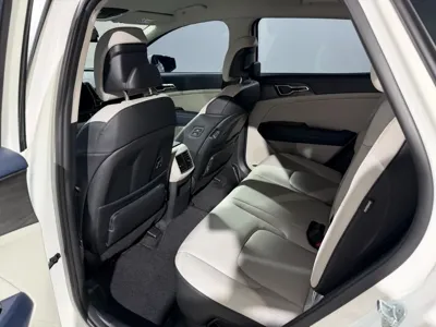 Kia Sportage 2024, 7648 км, за 6111.33 USD - фото 11