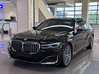 BMW 7 Series · 2020 год