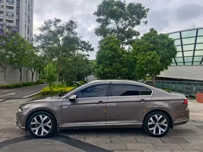 Volkswagen Magotan 2017, 70000 км, за 11300.55 USD