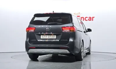 Kia Canival 2016, 170459 км, за 6371.52 USD