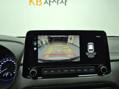 Hyundai Kona 2022, 147776 км, за 8533.54 USD - фото 11