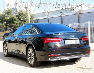 Audi A6 2021, 35600 км, за 18845.47 USD