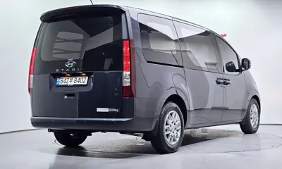 Hyundai Staria 2023, 39922 км, за 17395.3 USD