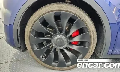 Tesla Model Y 2021, 116015 км, за 27552.03 USD