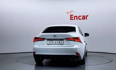 Lexus IS 2017, 71478 км, за 12800.32 USD