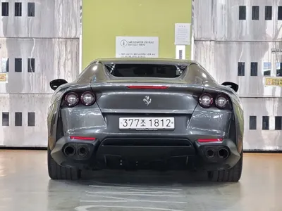 Ferrari 812 2022, 5500 км, за 382235.96 USD