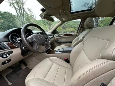 Mercedes-Benz M-Class 2015, 180000 км, за 13988.49 USD