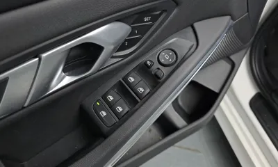 BMW 3-Series 2021, 42347 км, за 18708.15 USD - фото 35