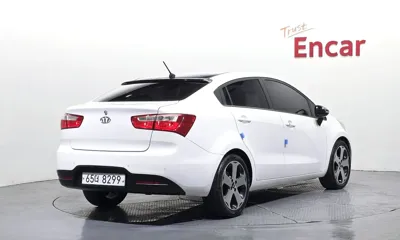 Kia Pride 2012, 84380 км, за 2953.92 USD