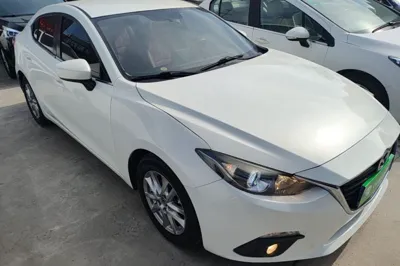 Mazda Mazda 3 Axela 2016, 101000 км, за 6646 USD - фото 3