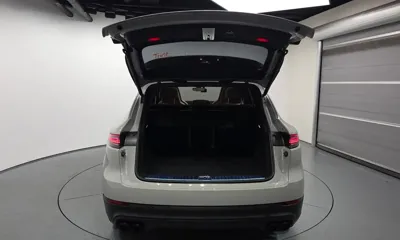 Porsche Cayenne 2023, 13330 км, за 78442.96 USD - фото 20