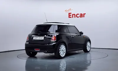 MINI Cooper 2010, 75087 км, за 4069.84 USD