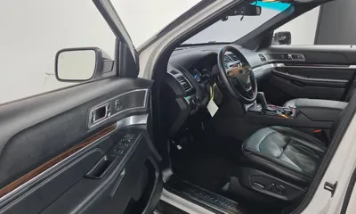 Ford Explorer 2017, 76110 км, за 10305.89 USD - фото 12
