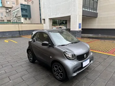 Smart Smart Fortwo 2019, 60000 км, за 10859.12 USD