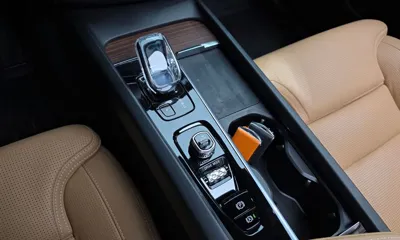 Volvo XC60 2021, 18952 км, за 29402.04 USD - фото 9