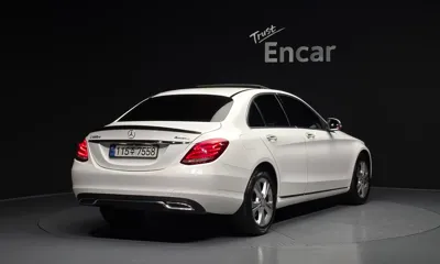 Mercedes-Benz C-Class 2017, 67435 км, за 9124.33 USD