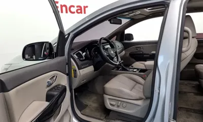 Kia Canival 2017, 122097 км, за 8532.58 USD - фото 12