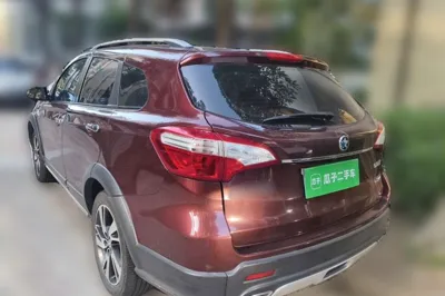 Venucia T70X 2015, 123200 км, за 6111 USD