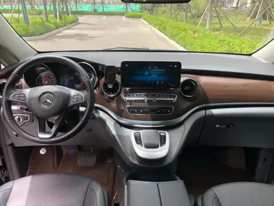 Mercedes-Benz V-Class 2021, 90000 км, за 29134.22 USD